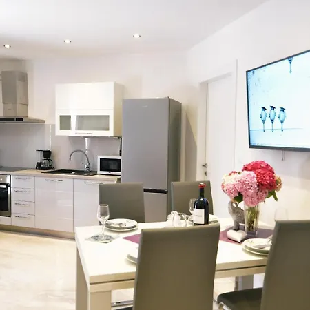 Holiday home Two Angels With Swimming Pool, - Opatija